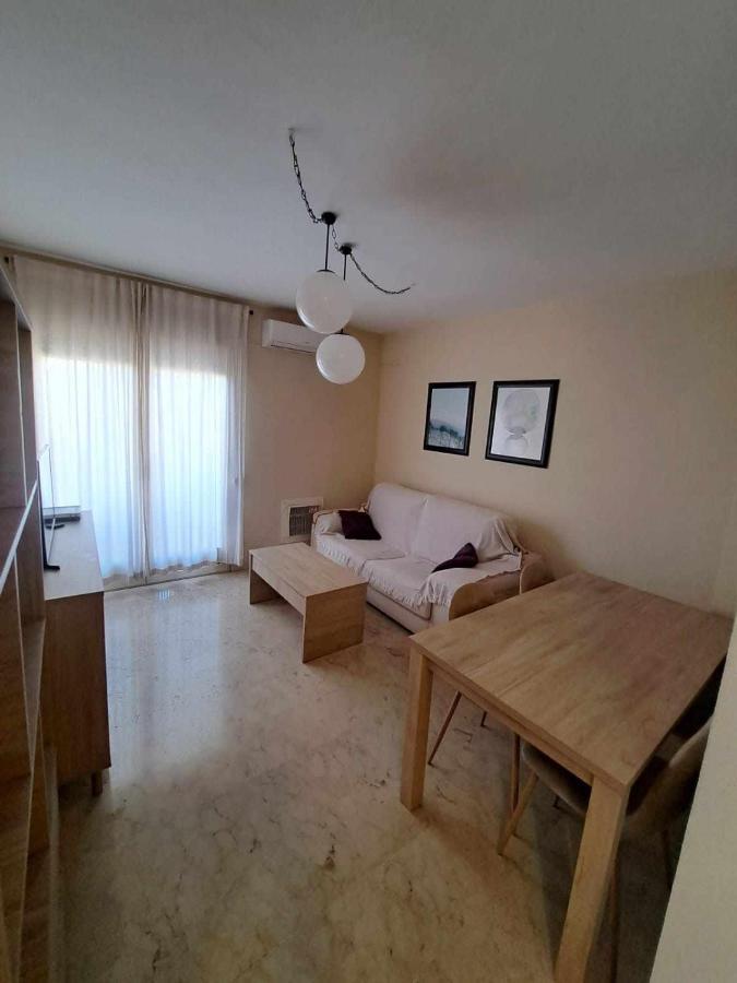 Universidad 2 By Shouthern Rooms Jaen Bagian luar foto